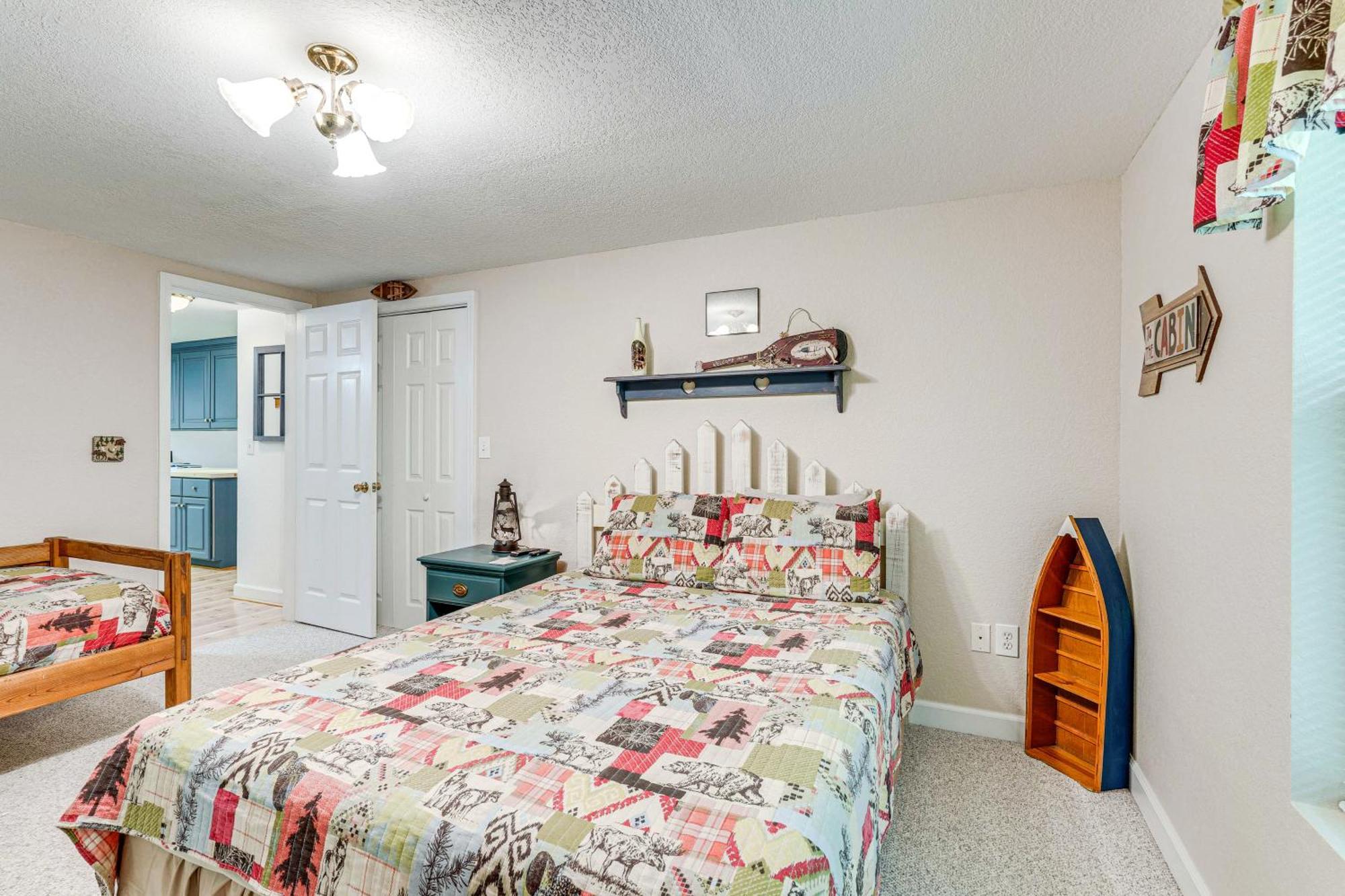 Secluded Cabin With Porch - 7 Miles To Lake Chatuge! Hayesville Exterior foto
